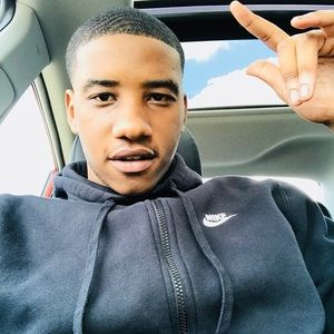 Meet your Posher, Malik